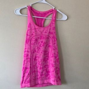 Lululemon tank size 4